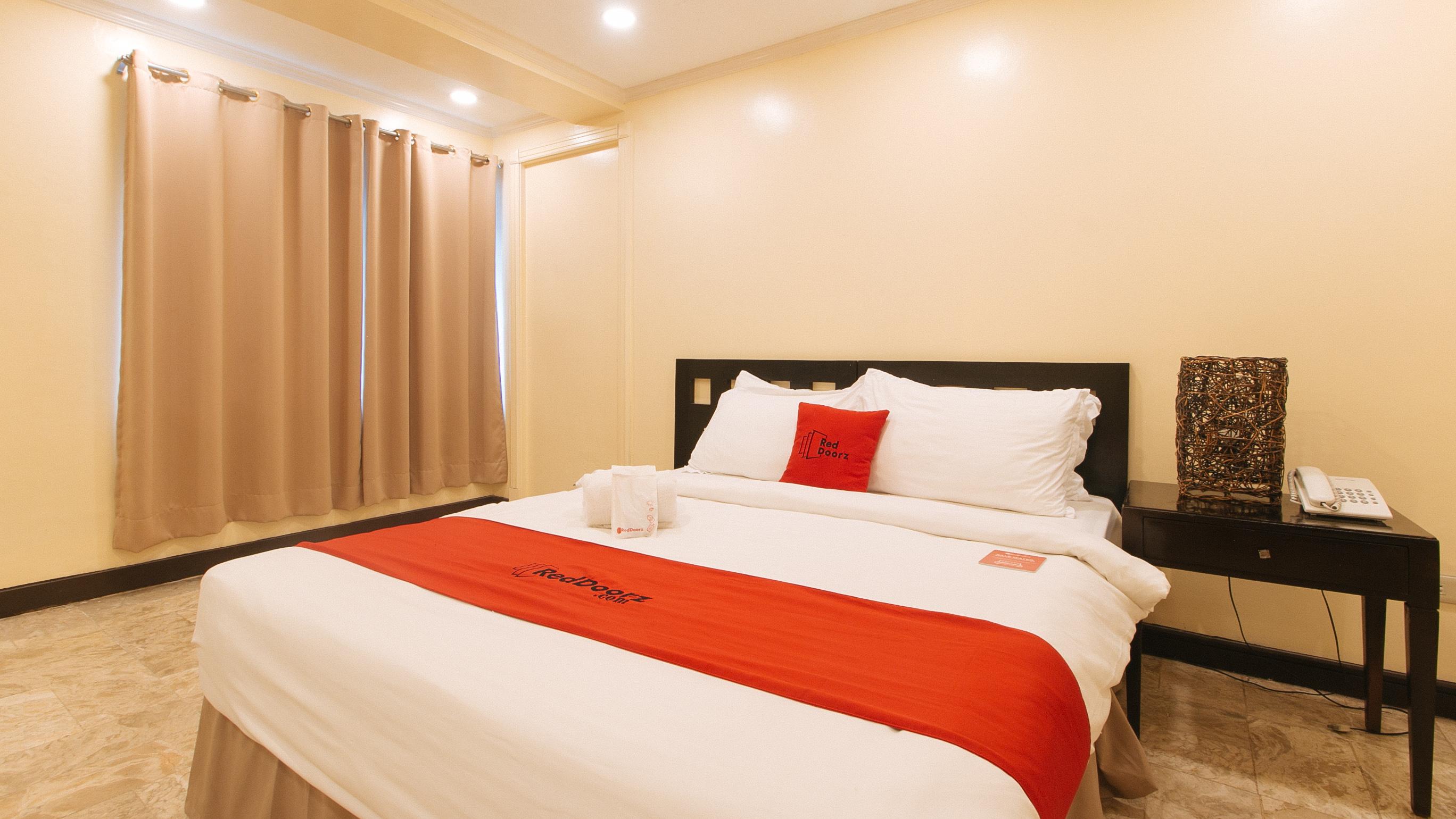 Reddoorz Premium Near Greenbelt Makati - Vaccinated Staff Makati City Exterior foto