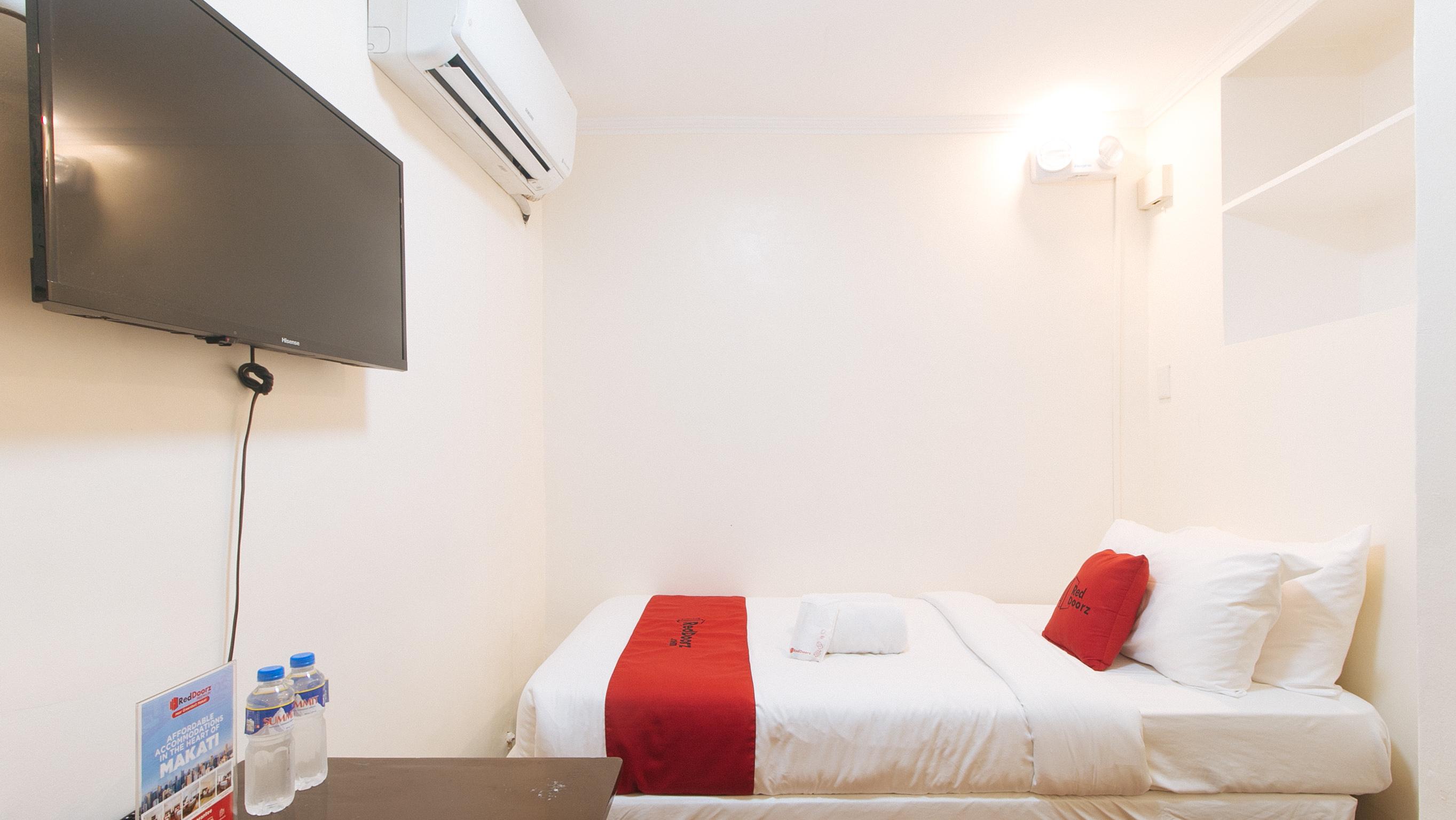 Reddoorz Premium Near Greenbelt Makati - Vaccinated Staff Makati City Exterior foto